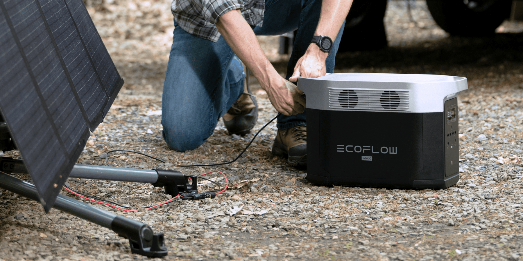 EcoFlow DELTA Max 2000 Portable Power Station + 220W Portable Solar Pa