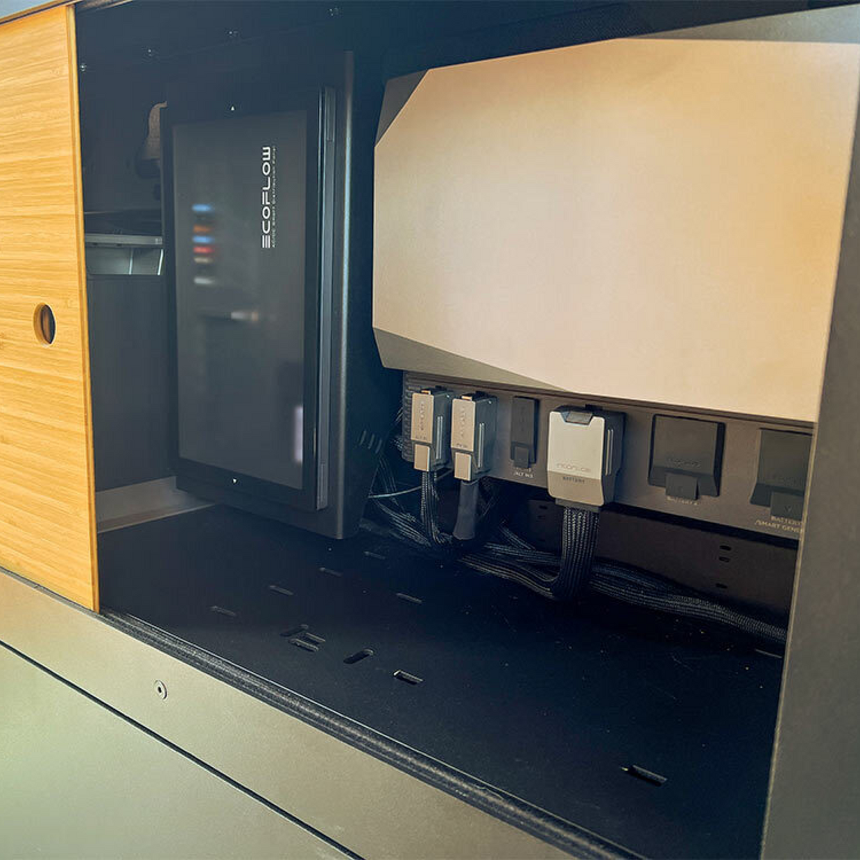 EcoFlow Independence Kit + Rigwell Nomad Murphy Bed